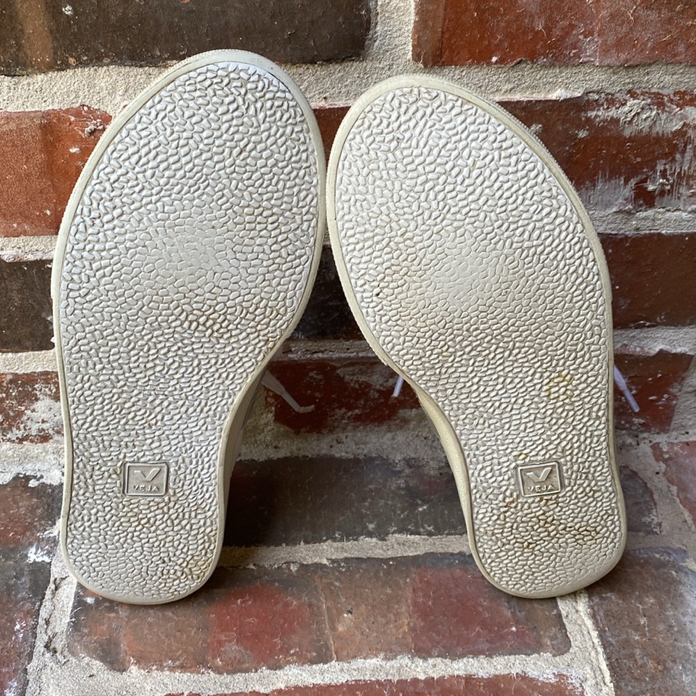 Veja low top sneakers with gray logo - Picture 12 of 16
